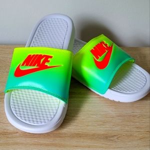 Nike Benassi Slides Size 8